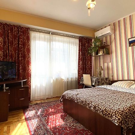 "Арбат" Центр Квартира- Apartment "Arbat" 알마티 외부 사진